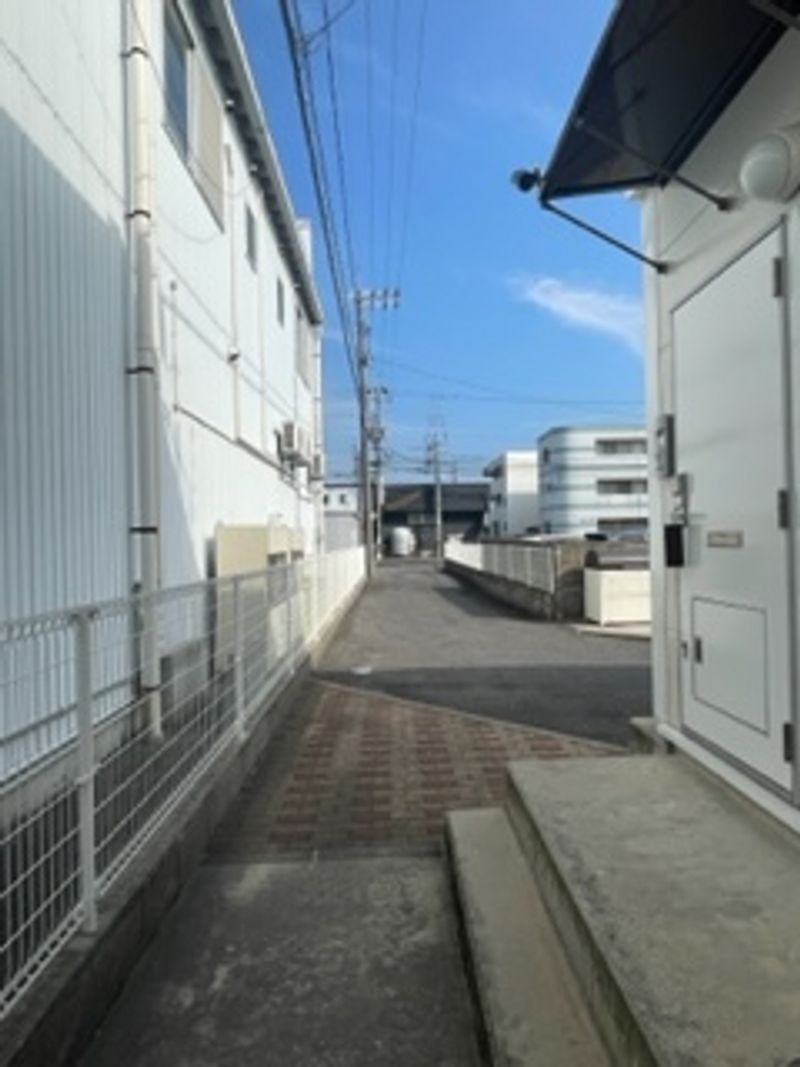 レオパレス花 エントランス