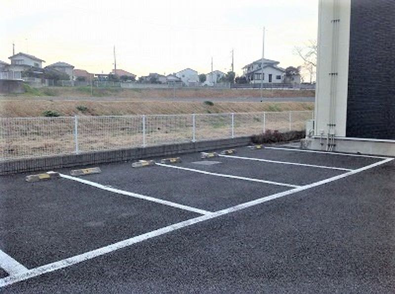 レオネクストネイチャー 駐車場
