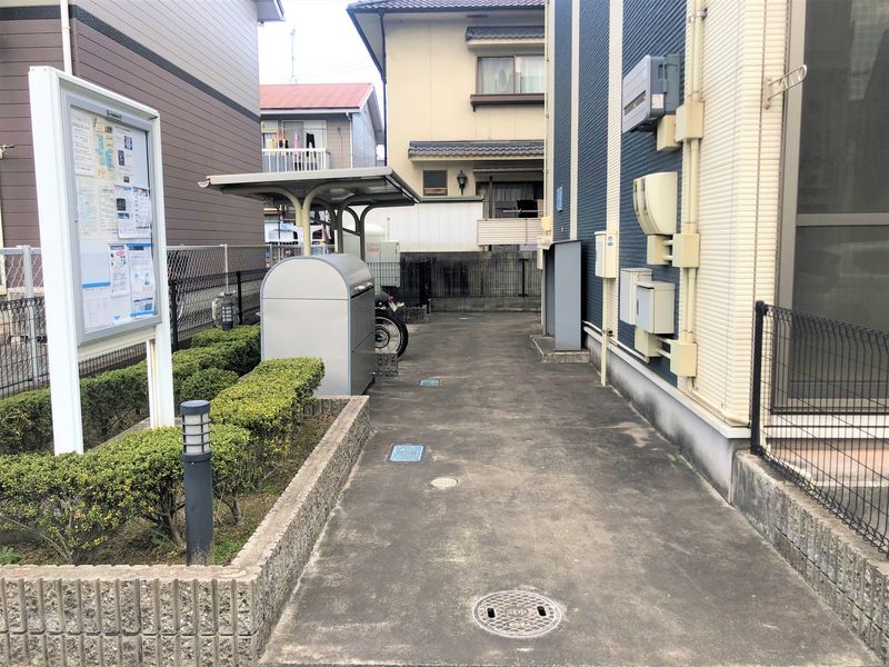 レオネクスト三本松 エントランス