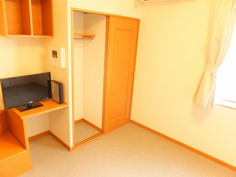 レオパレスアコースティック 収納