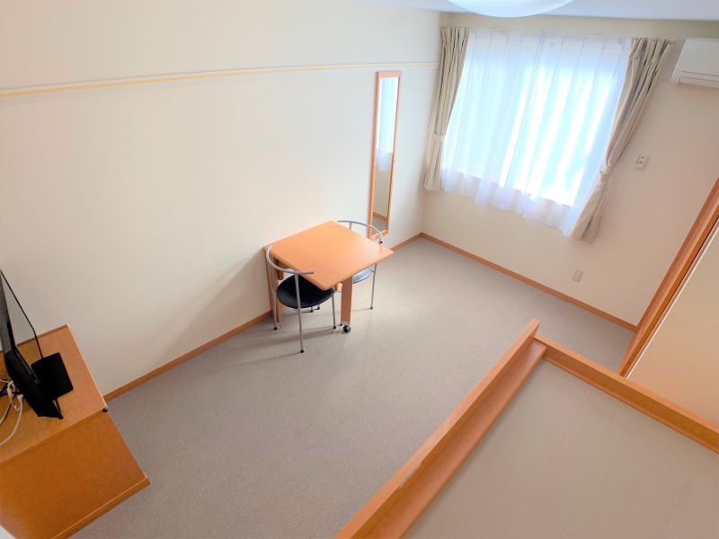 レオパレスエレガンス 居間