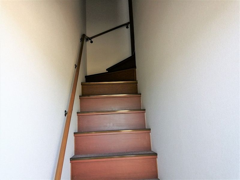 レオパレスベルフォーレ 玄関