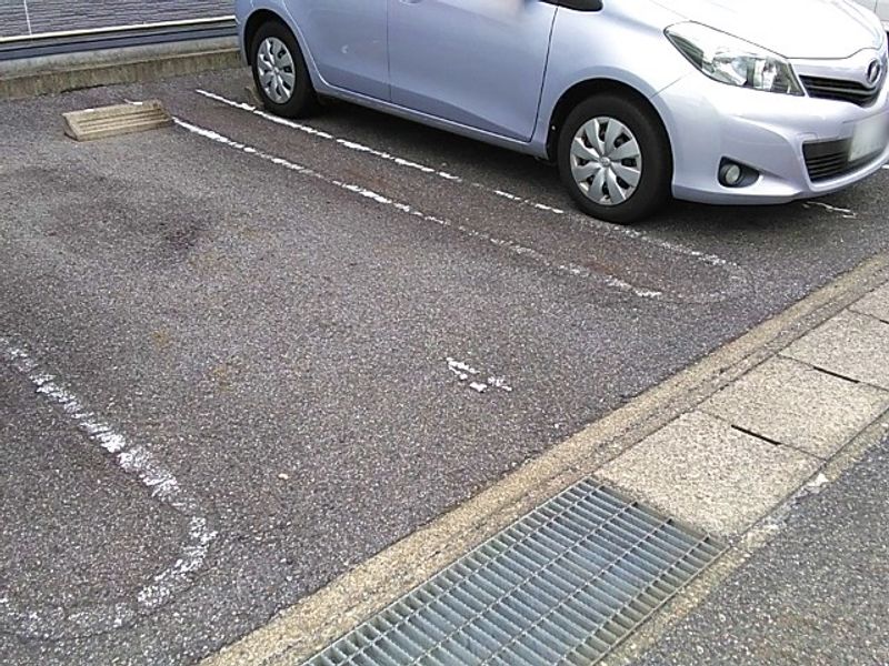 レオパレス上社ＬＡ１ 駐車場