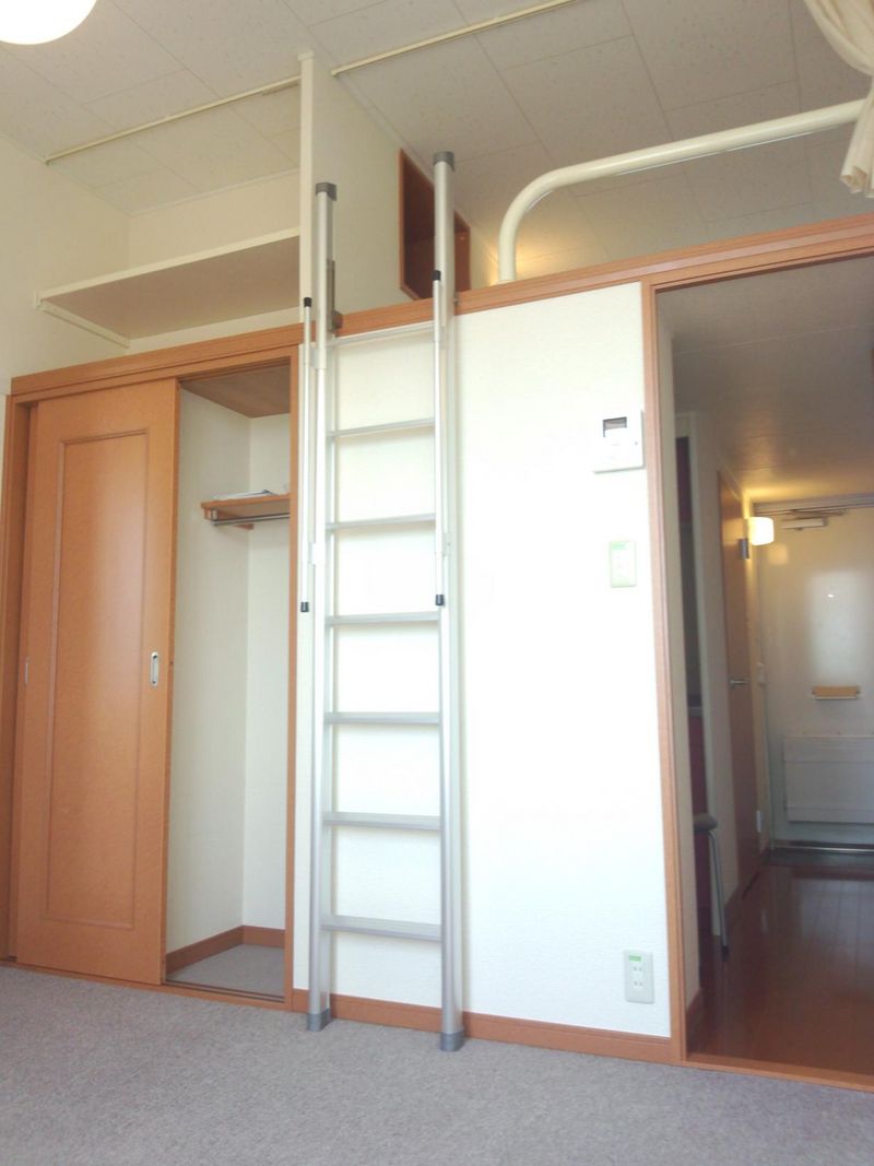 レオパレスシュテルン 居間