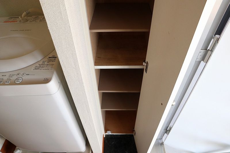 レオパレスグレース小松 玄関