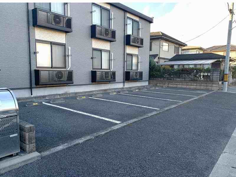 レオパレスシーダー　２ 駐車場