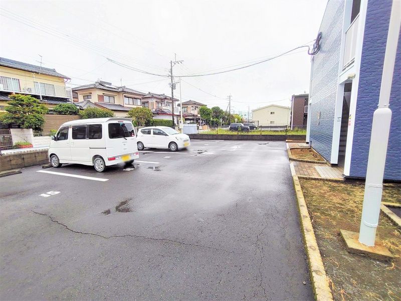 レオパレスソレーユ 駐車場
