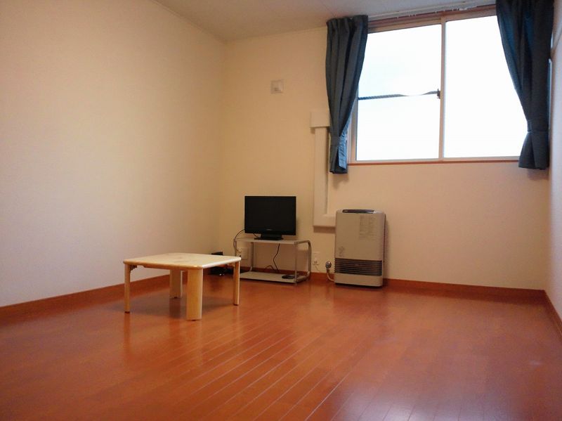 レオパレスメイリー 居間