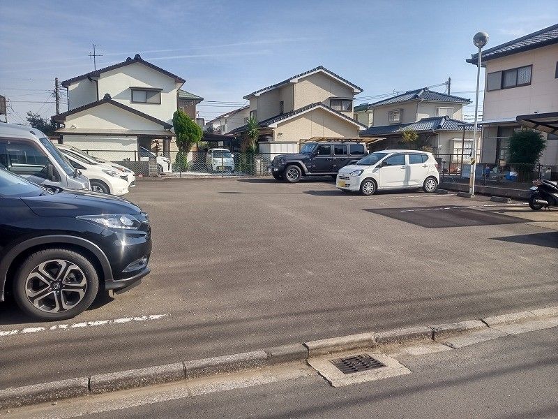 レオネクスト大和 駐車場