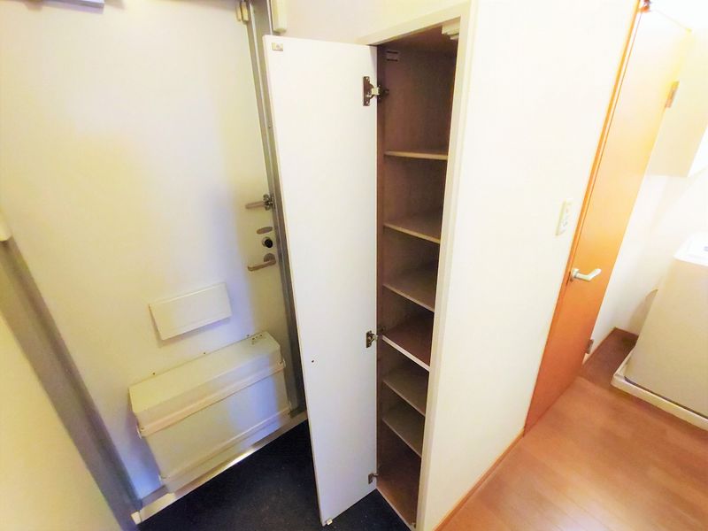 レオパレスソレーユ 玄関