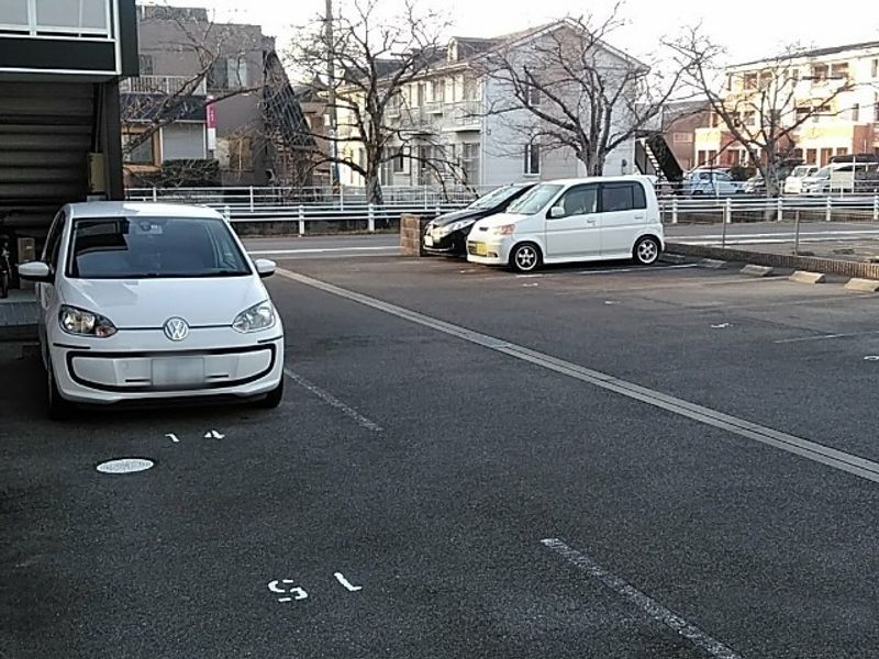 レオパレスサニータウンⅡ 駐車場