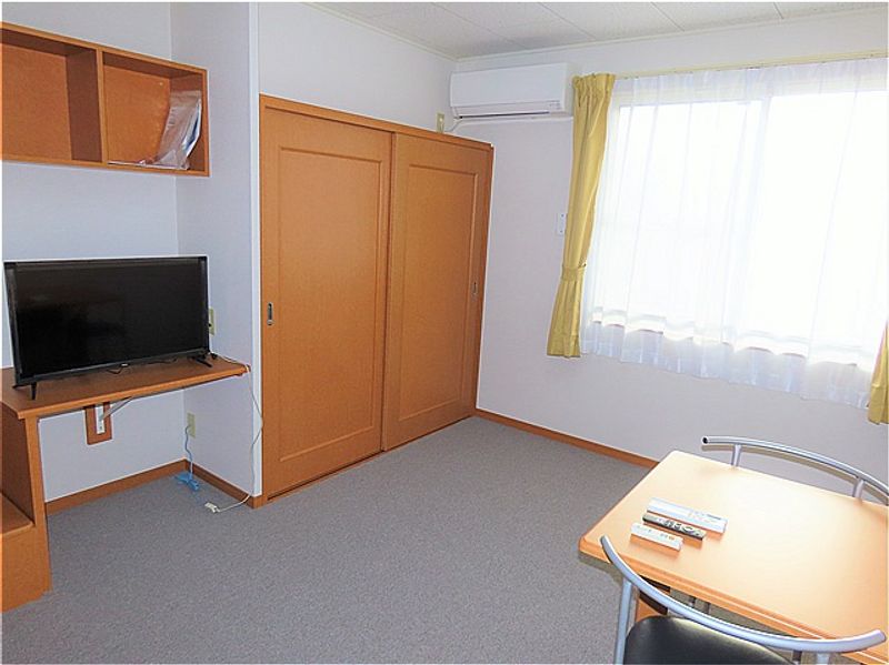 レオパレスゆめの実 居間