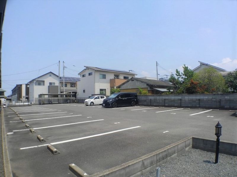 レオパレスネーブルⅠ 駐車場