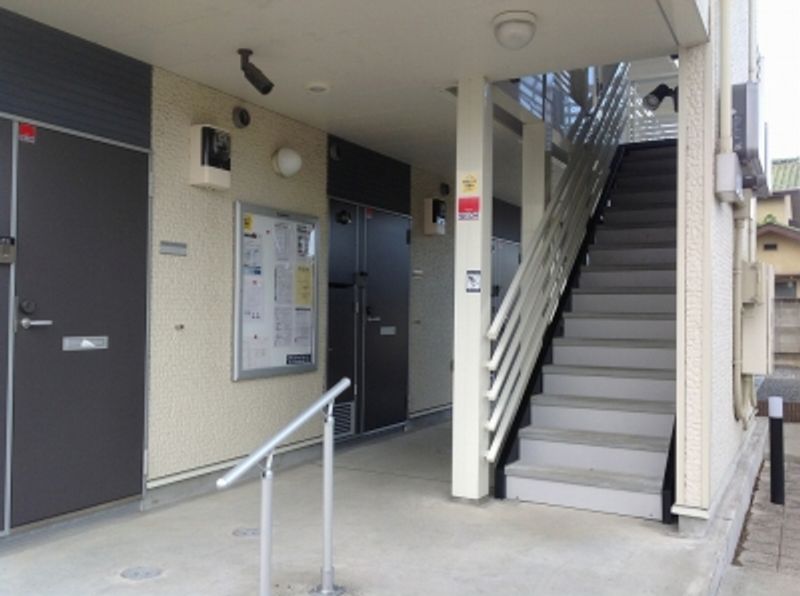 レオネクストさざんか 玄関