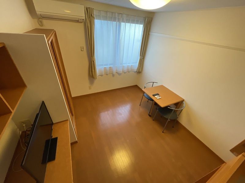 レオパレスプラージュ 居間