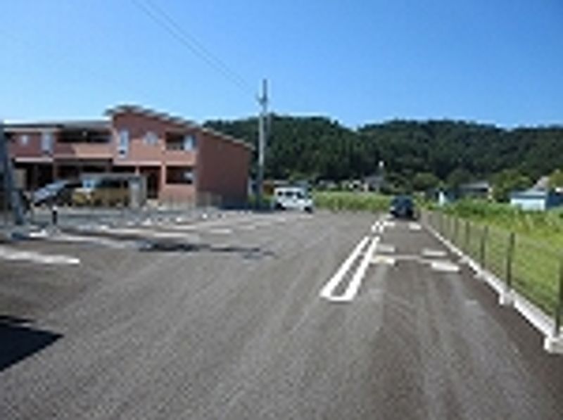クレイノ桜館 駐車場