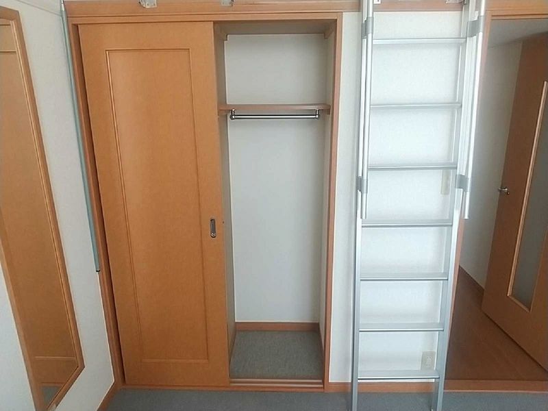 レオパレスクレール 収納