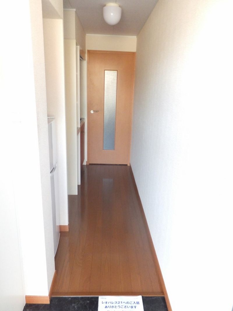レオパレスカルミア住吉　Ａ 玄関