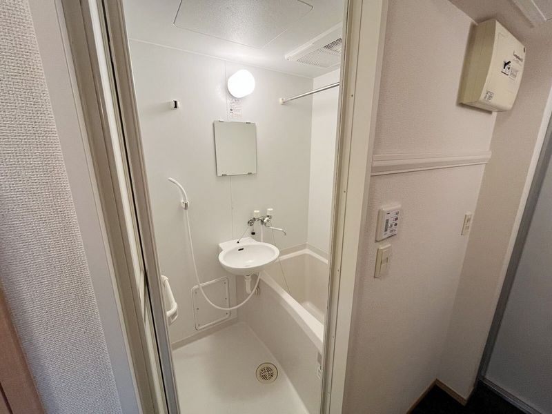 leopalace Aster Bathroom