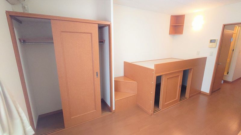 レオパレススペランツァＩＩＤＡ 収納