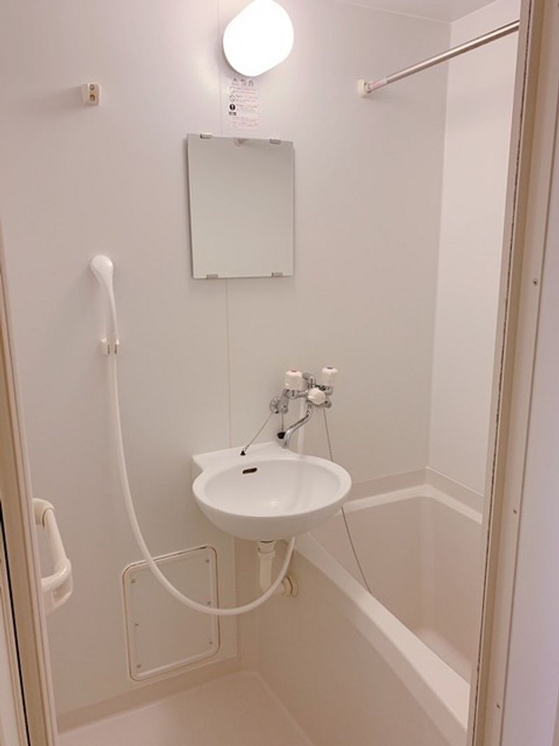 レオパレスシャンブル小林 風呂