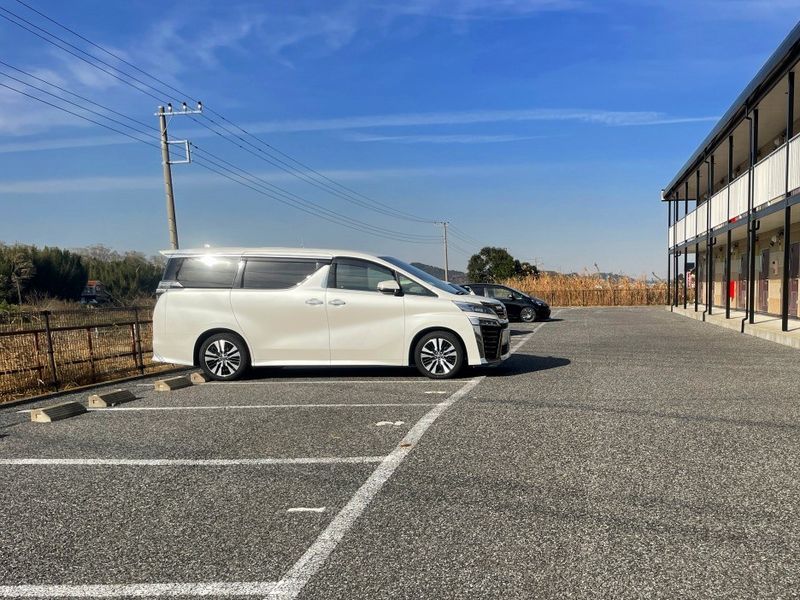 レオパレスＫＥＩ 駐車場