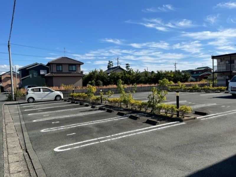 レオパレスリバーサイドＡ 駐車場