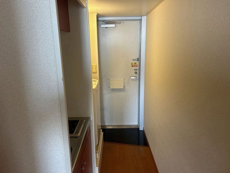 レオパレスホーヤ 玄関