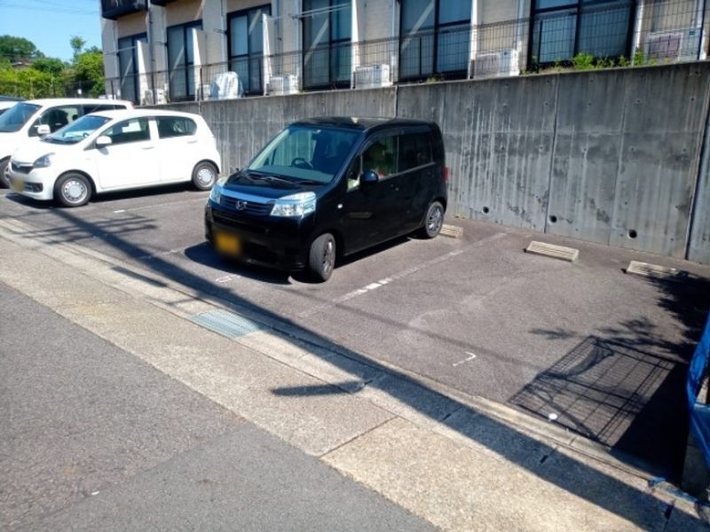 レオパレスＳＵＮ 駐車場