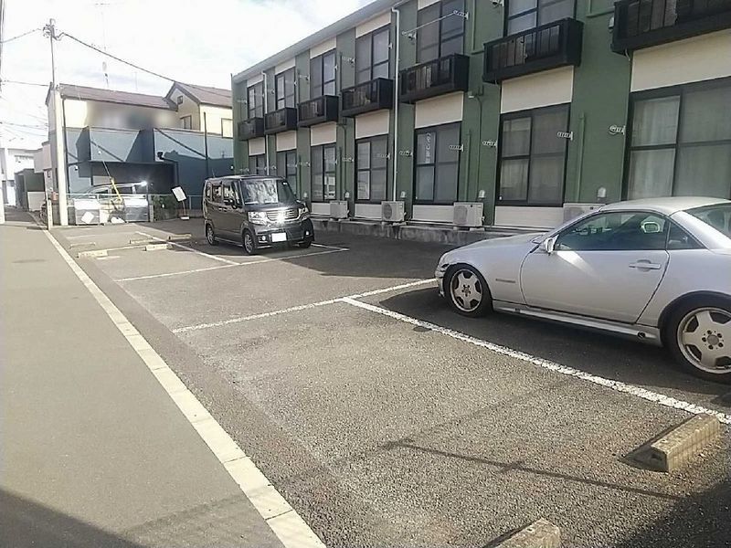 レオパレス中央Ⅱ 駐車場