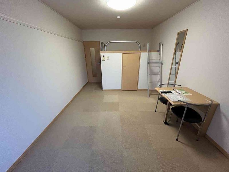 レオパレスボヌール　ドゥマン 居間
