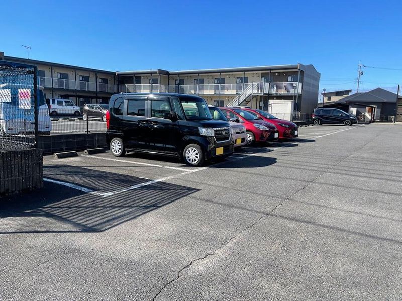 leopalace CO OASIS 주차장