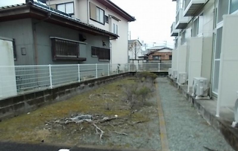 レオパレスフルーラ 庭