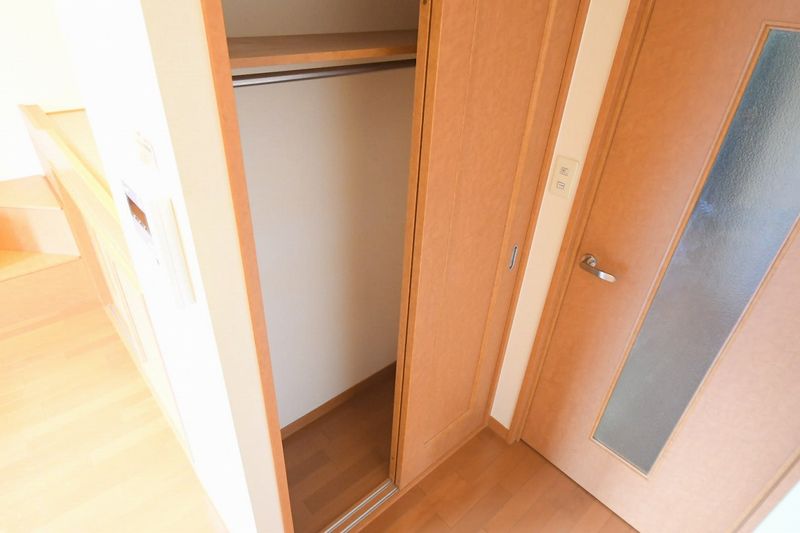 レオパレスＦｌａｔ新栄 収納