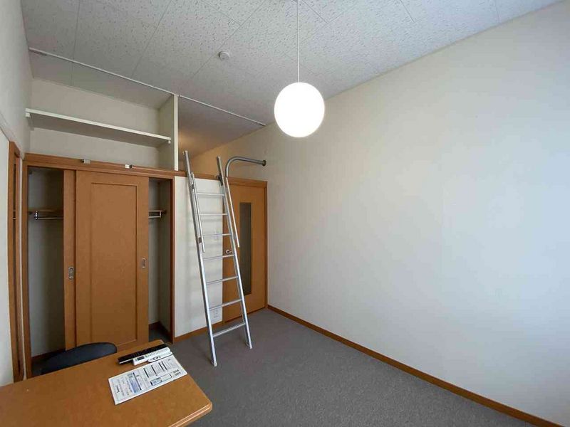 レオパレスカクタス 居間