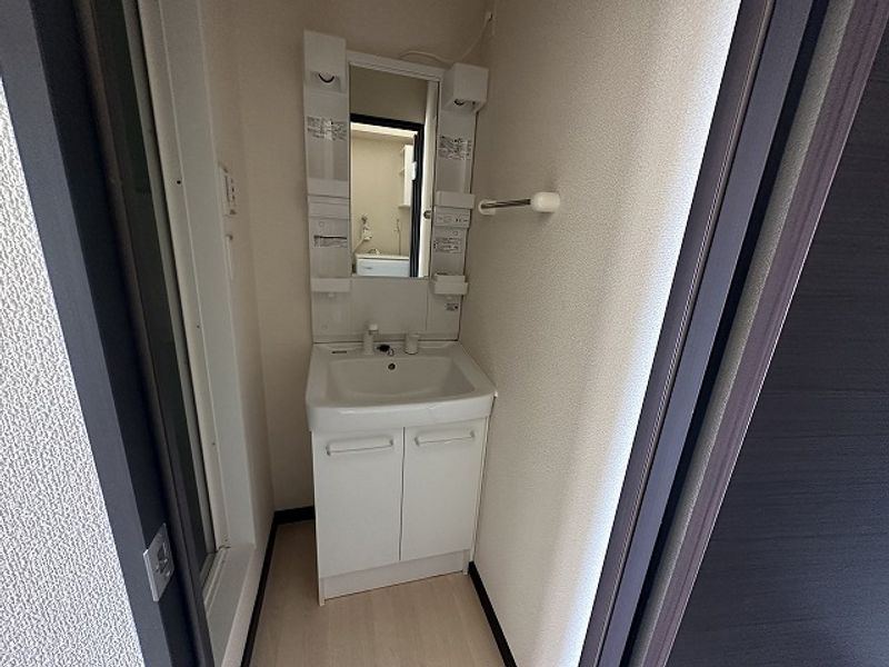 レオネクストサニーコート西寺尾 洗面所