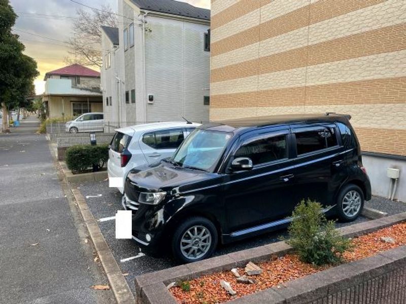 leopalace Hummingbird Parking lot