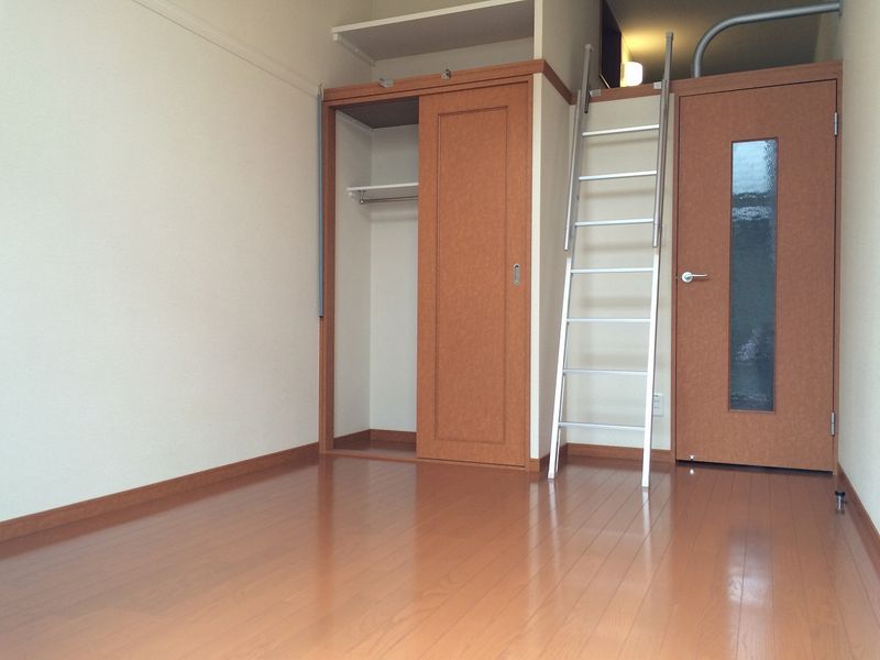 レオパレスＴＡＫＡ 居間