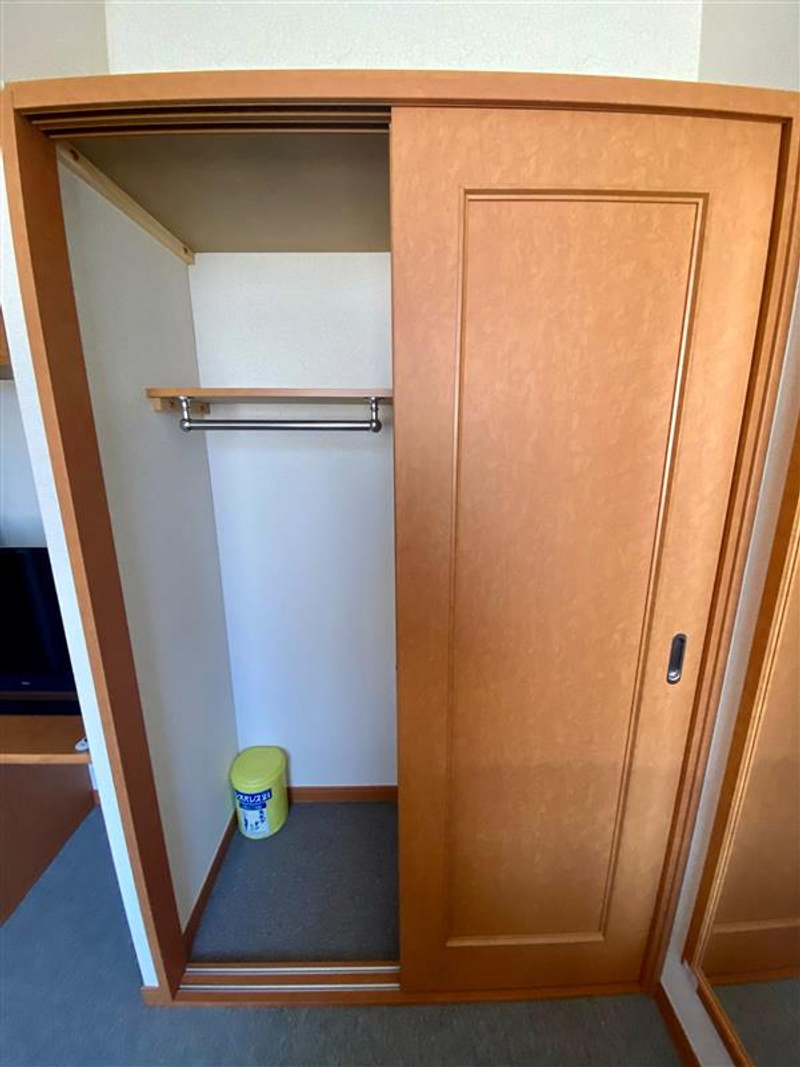 レオパレスアローハイム 収納