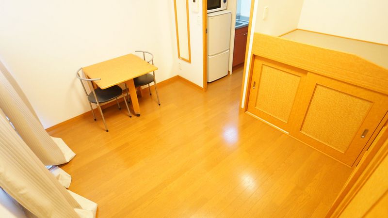 レオパレスヤマハ 居間