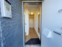 LEONEXT Denen Entrance