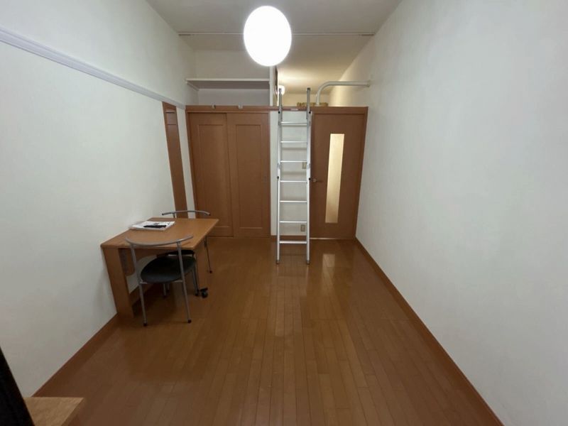 レオパレス原 居間