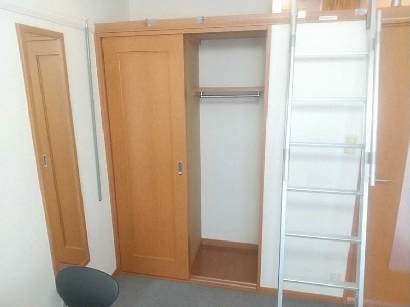 レオパレスアルシオネ 収納
