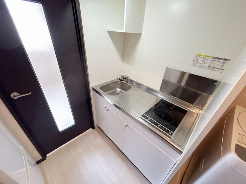 LEONEXT Brown Heights Kitchen