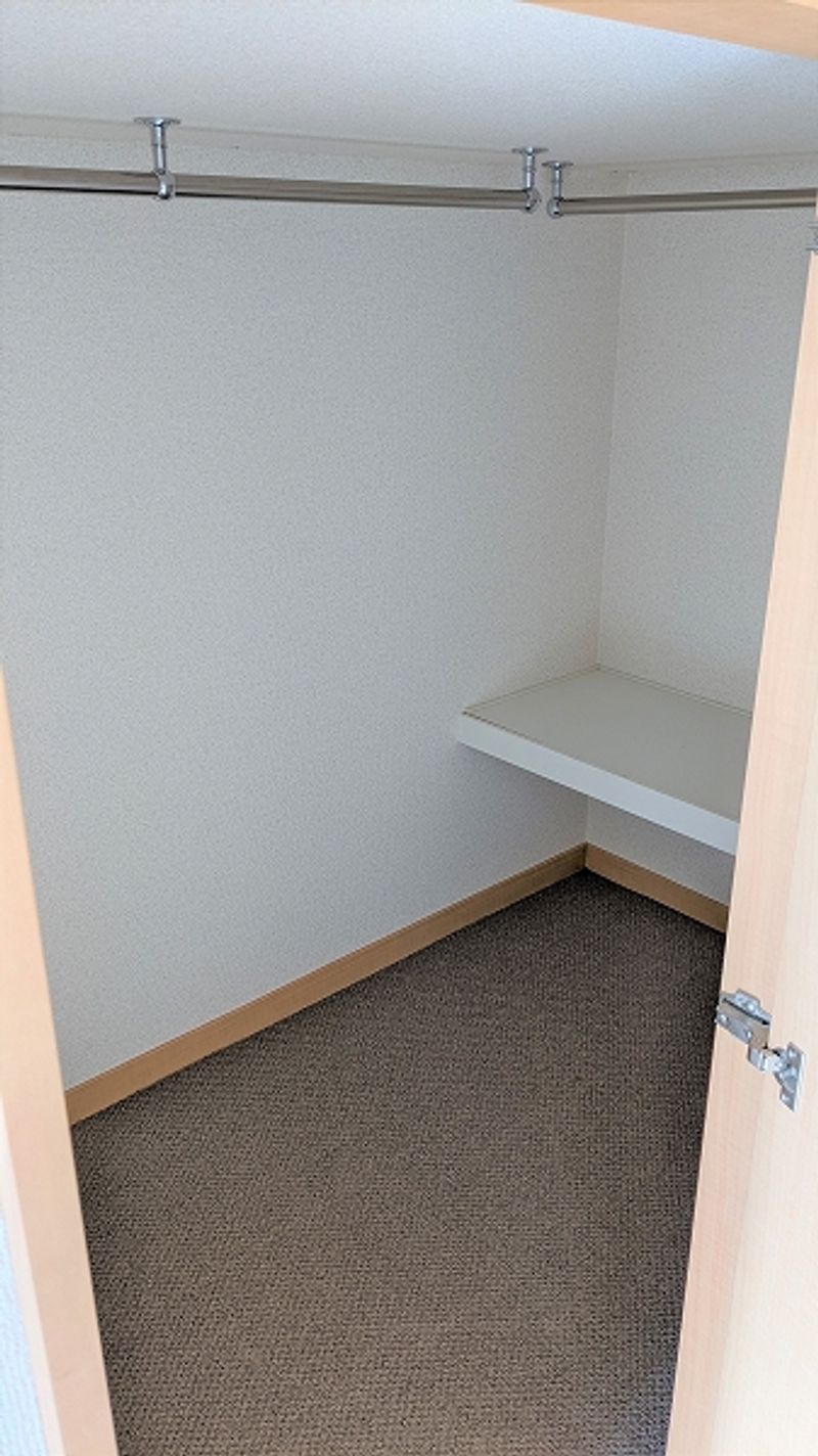 レオパレスサニープレイス甲府 収納