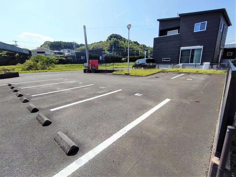 レオパレス源藤 駐車場