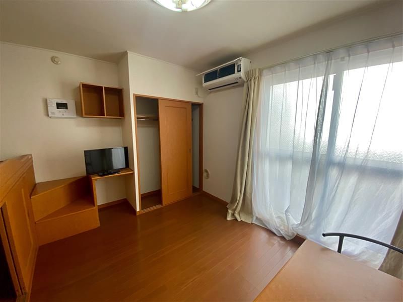 レオパレスシャンブル壱番館 居間