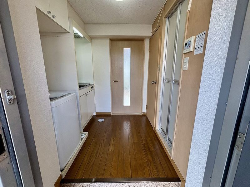 レオパレスウィステリアガーデン 玄関