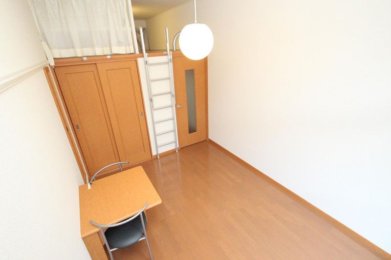 レオパレス豊田浄水 居間