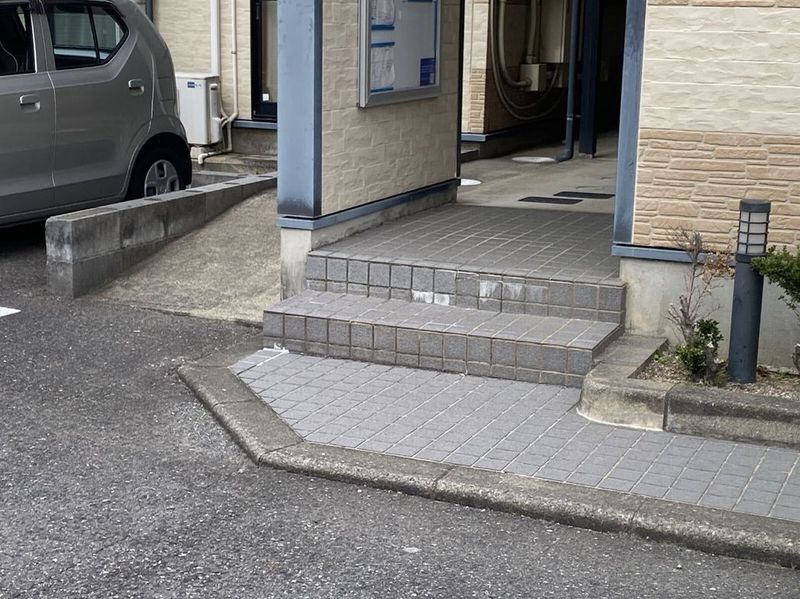 レオパレス森本北 エントランス